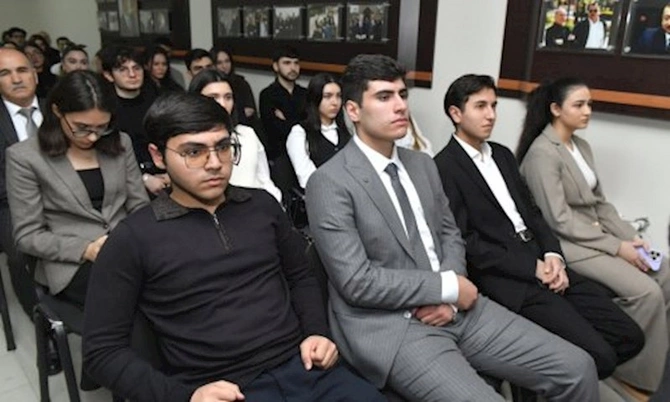YAP Səbail rayon təşkilatının təşəbbüsü ilə 20 Yanvar Ümumxalq Hüzn Gününə həsr olunmuş tədbir keçirilib — FOTOLAR