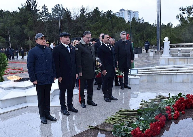 Sumqayıtda 20 Yanvar faciəsinin 36-cı ildönümü ilə əlaqədar anım mərasimi keçirilib — FOTOLAR