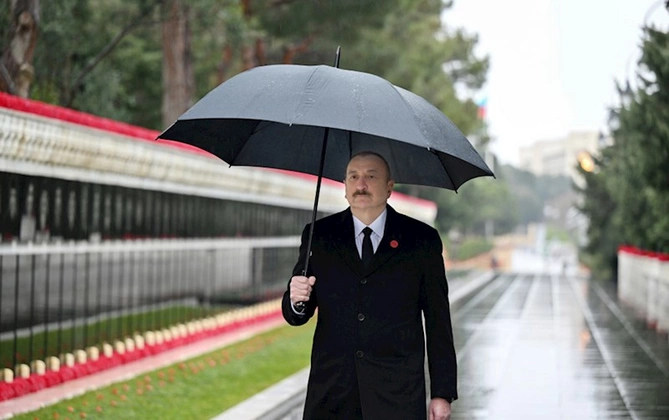 İsa Həbibbəylinin bu hərəkəti tənqid olundu — FOTOLAR