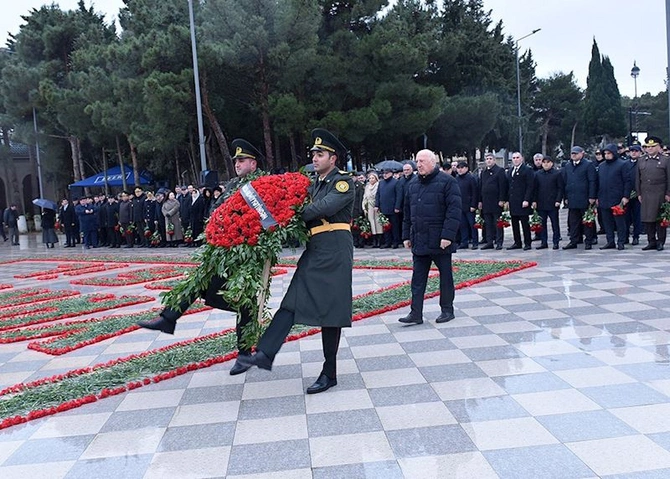Sumqayıtda 20 Yanvar faciəsinin 36-cı ildönümü ilə əlaqədar anım mərasimi keçirilib — FOTOLAR