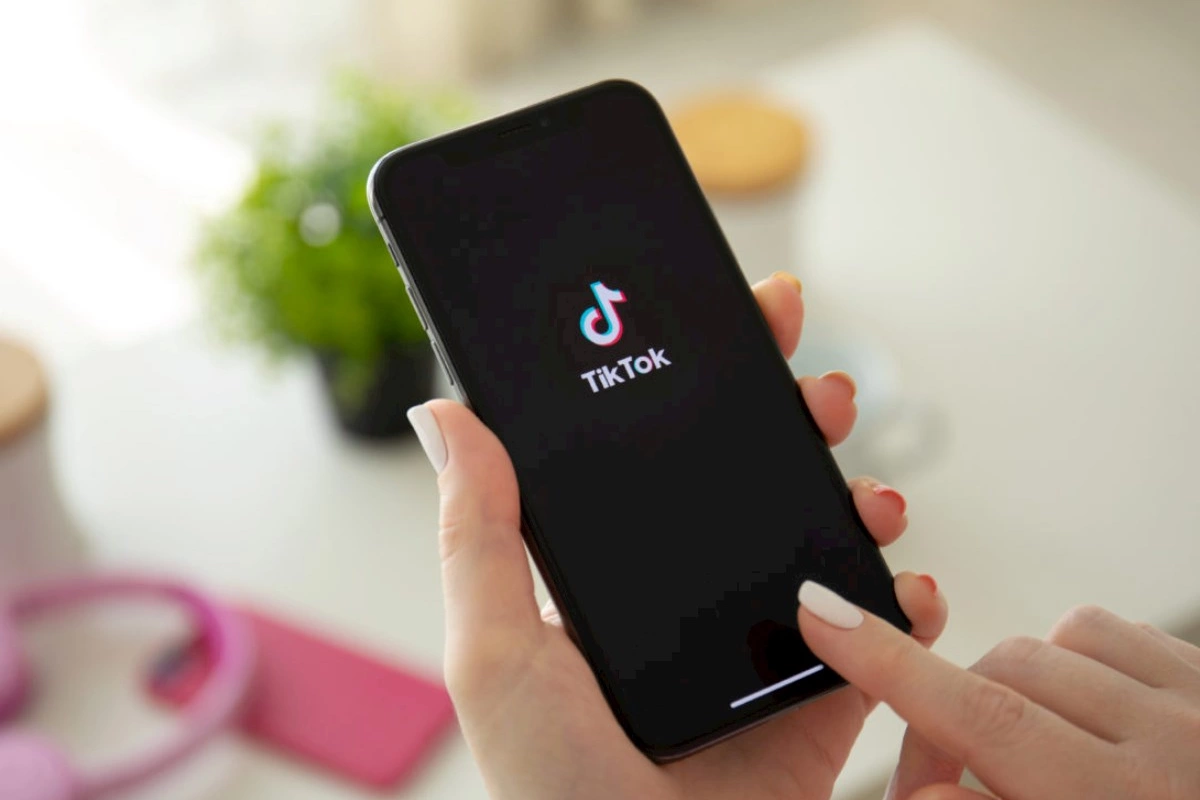 Azərbaycanda məktəblərdə Tiktoka giriş bloklandı