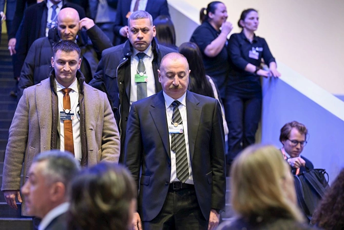 İlham Əliyev Ümumdünya İqtisadi Forumu çərçivəsində panel iclasda iştirak edib — FOTOLAR