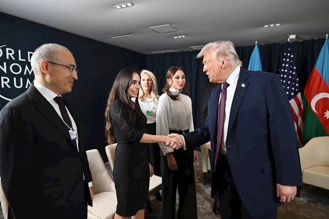Prezident ailəsinin Trampla FOTOLARI