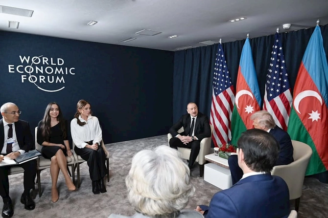 Prezident ailəsinin Trampla FOTOLARI