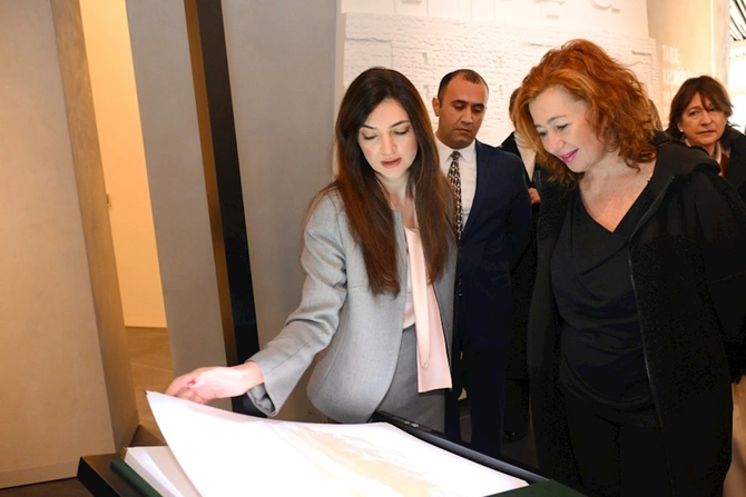 Bakıda Zəfər muzeyini ziyarət etdi — FOTOLAR Bakıda Zəfər muzeyini ziyarət etdi — FOTOLAR
