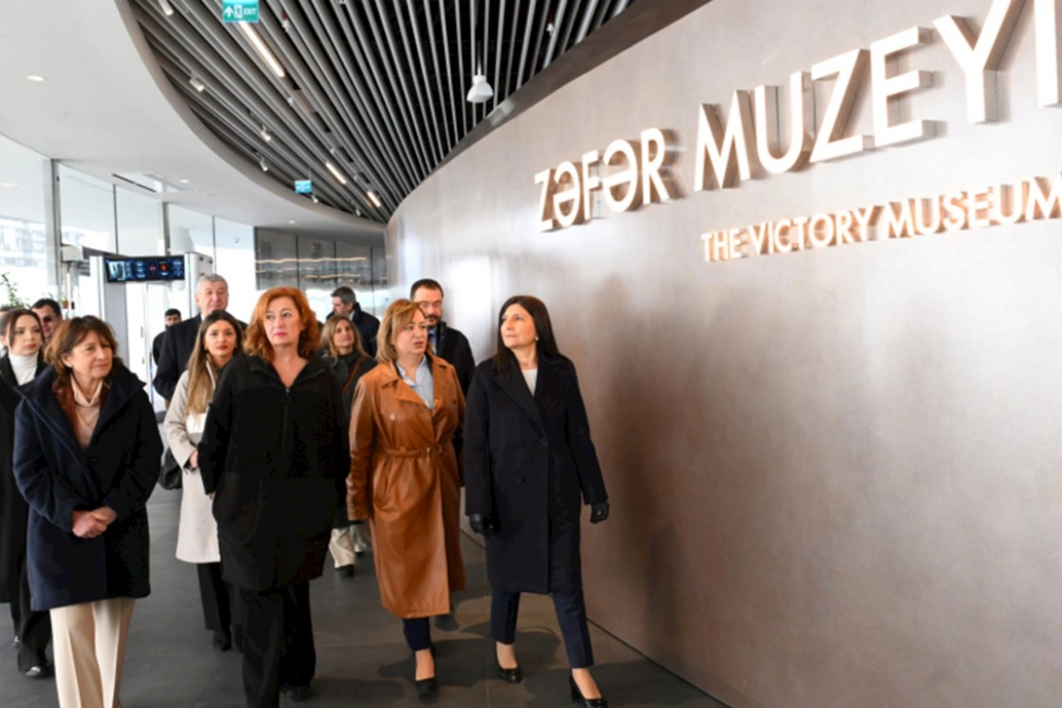 Bakıda Zəfər muzeyini ziyarət etdi — FOTOLAR