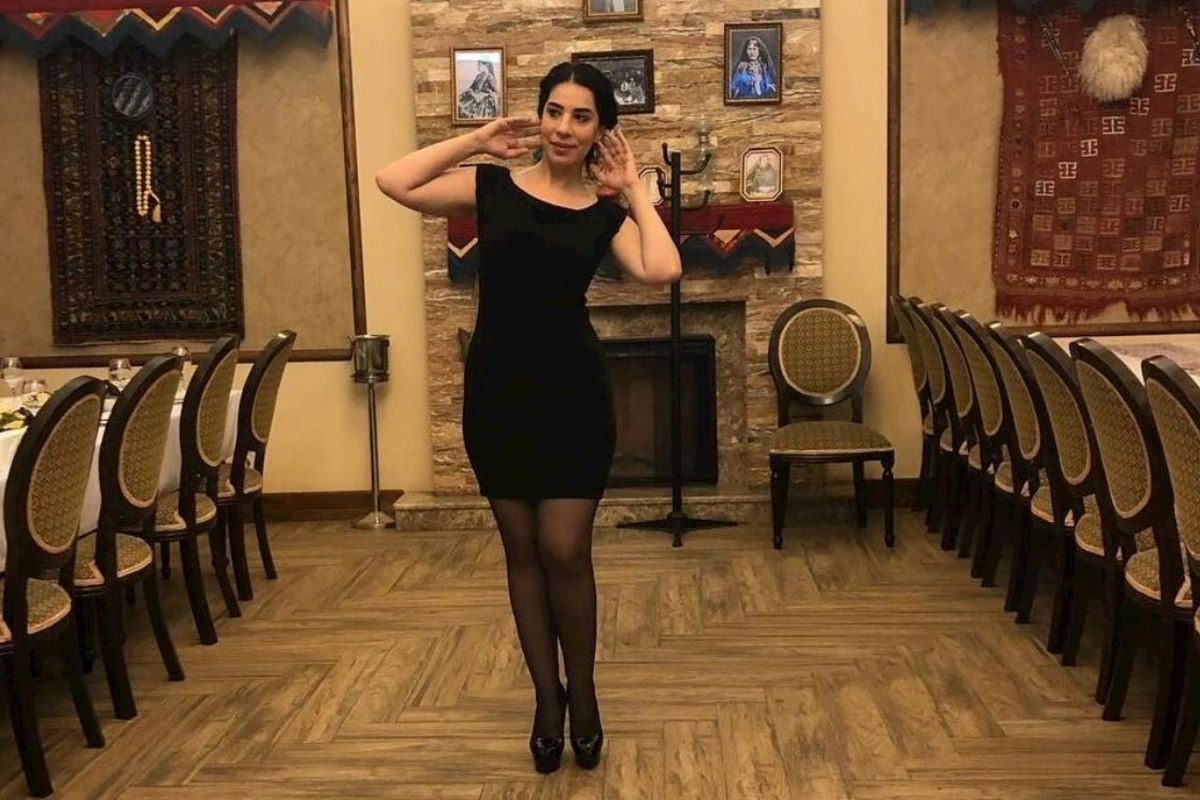 Hansısa kişi ilə puluna görə tanış olmamışam”