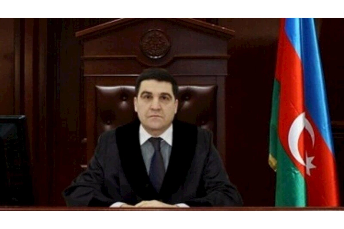 Bakıda məhkəmə sədrinin oğlu arvadını bıçaqladı