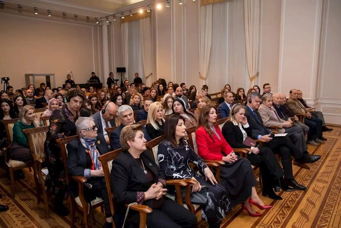 Azərbaycanda muzey sahəsində yenilikçi layihə - bp və tərəfdaşlarının dəstəyi ilə — FOTOLAR Azərbaycanda muzey sahəsində yenilikçi layihə - bp və tərəfdaşlarının dəstəyi ilə — FOTOLAR
