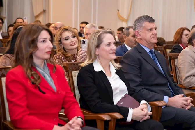 Azərbaycanda muzey sahəsində yenilikçi layihə - bp və tərəfdaşlarının dəstəyi ilə — FOTOLAR Azərbaycanda muzey sahəsində yenilikçi layihə - bp və tərəfdaşlarının dəstəyi ilə — FOTOLAR