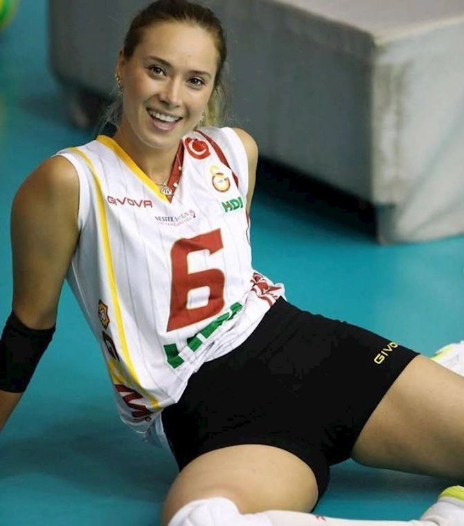 Tanınmış voleybolçu İmamoğlu ilə sevgili olub? — Şəxsi təyyarə, mənzil...