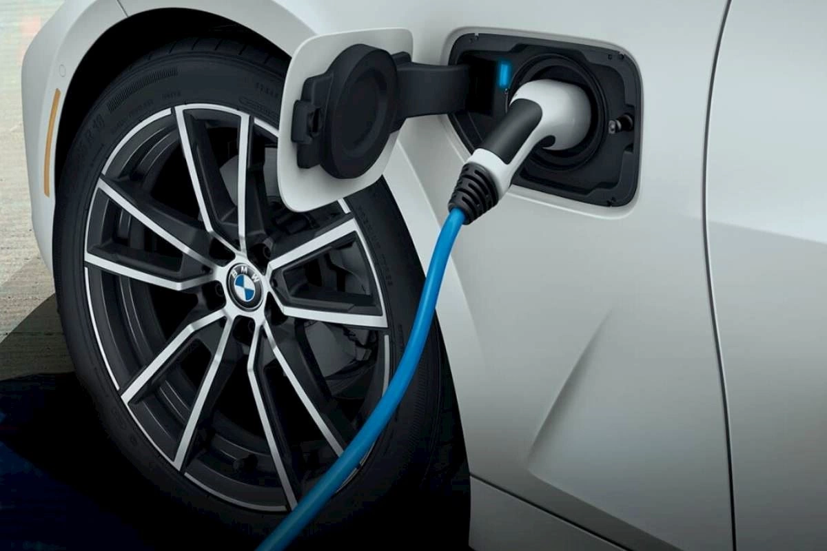 Elektrik avtomobilləri niyə hibridlərə çata bilmir? — Açıqlama