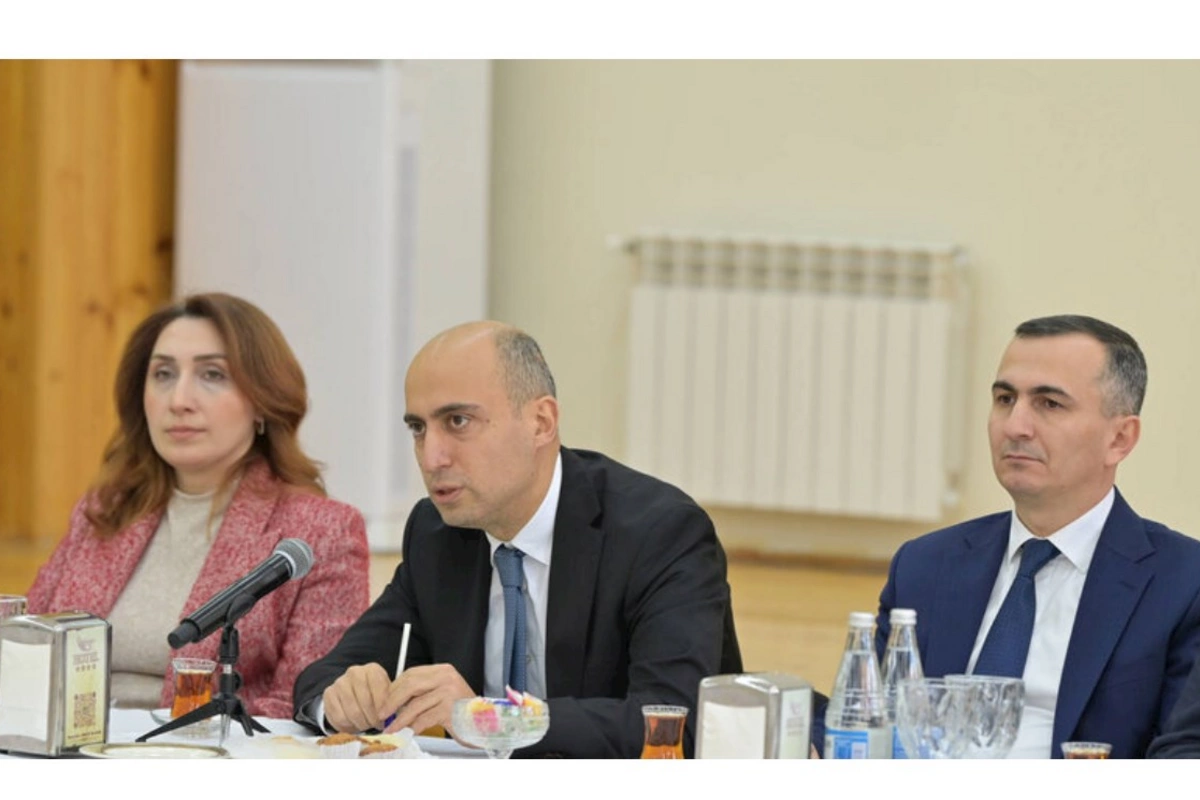Emin Əmrullayev Mingəçevirdə gənc müəllim və direktorlarla görüşüb — FOTOLAR