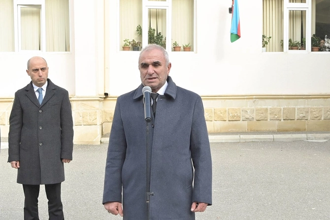 Emin Əmrullayev Mingəçevirdə gənc müəllim və direktorlarla görüşüb — FOTOLAR