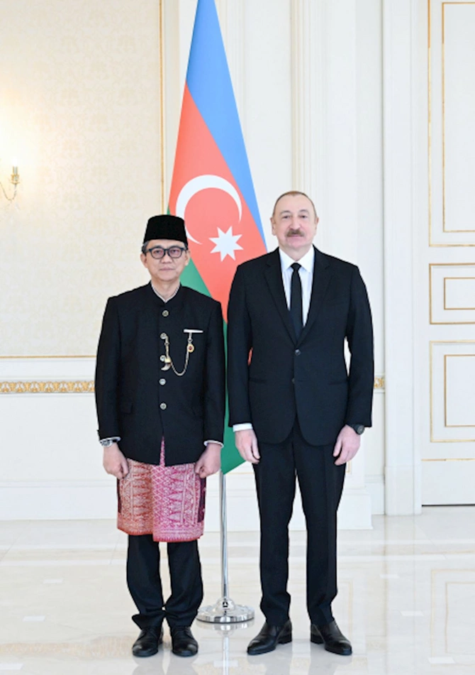 İlham Əliyev daha bir səfirin etimadnaməsini qəbul etdi — FOTOLAR (YENİLƏNİB)