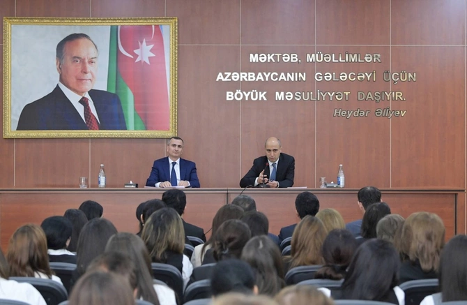 Emin Əmrullayev bir qrup təhsil işçisi ilə görüşdü — FOTOLAR