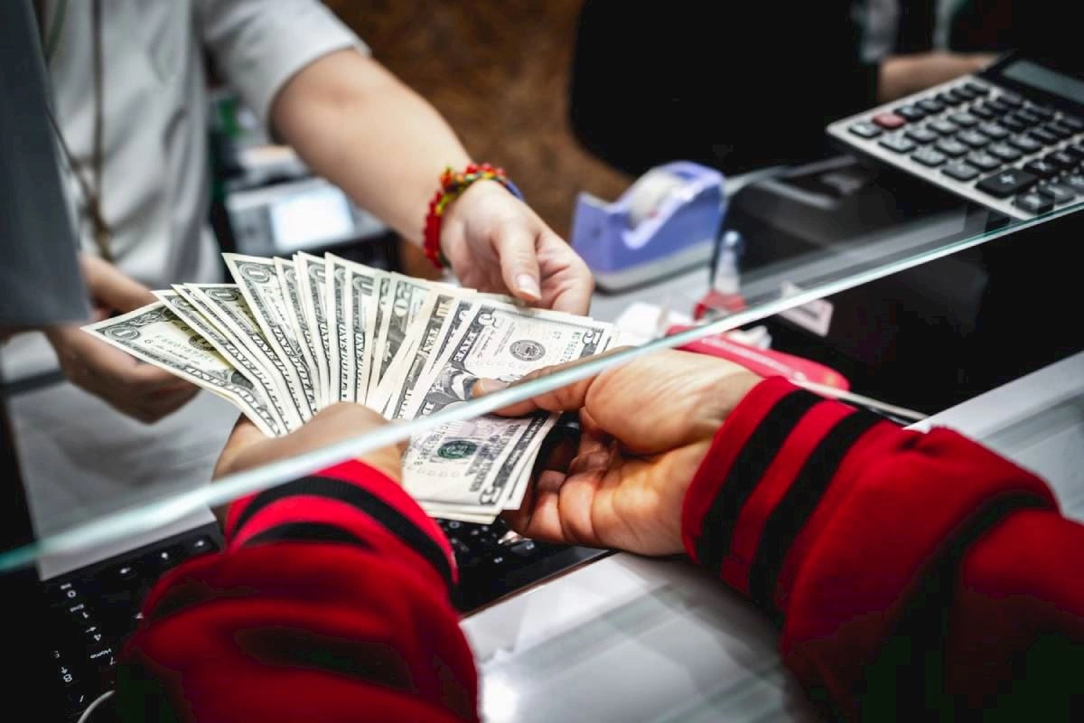 Banklardakı pulların iqtisadiyyata faydası necə artırıla bilər?