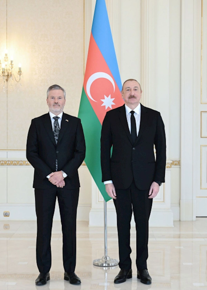 Norveçin yeni səfiri etimadnaməsini İlham Əliyevə təqdim etdi — FOTOLAR (YENİLƏNİB)