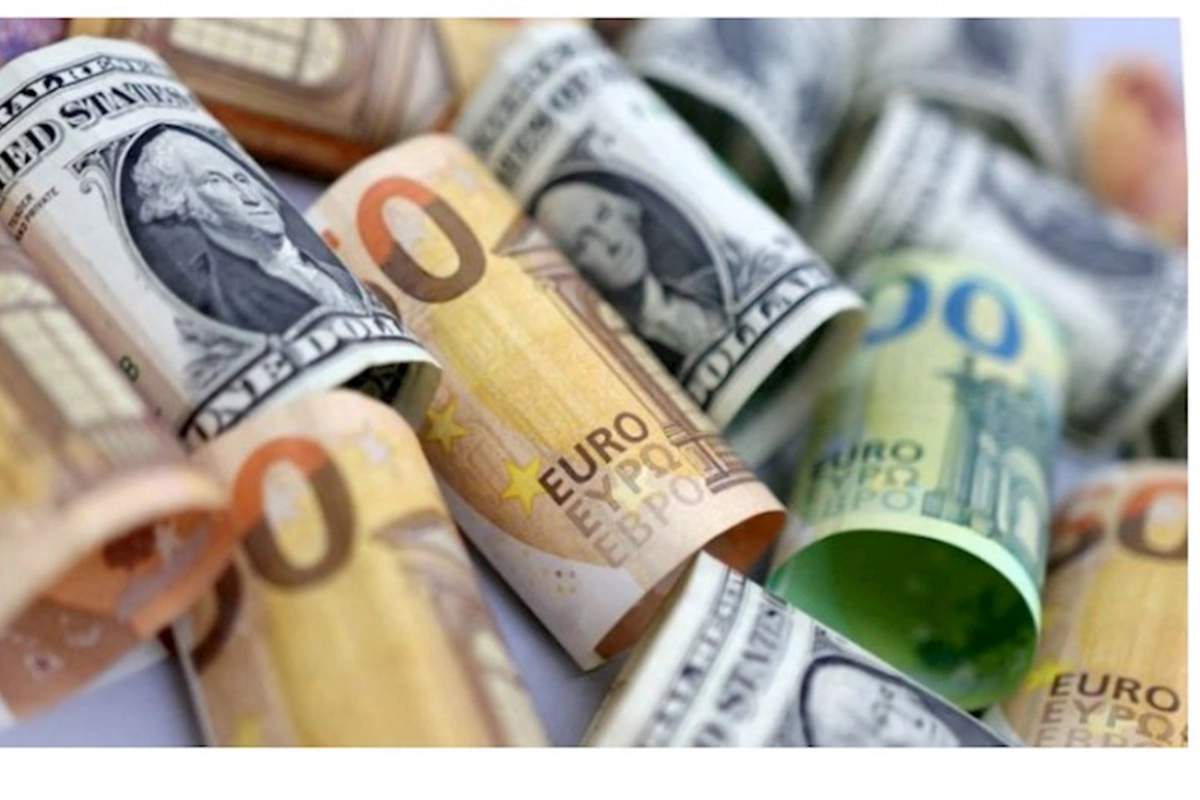 Dolların məzənnəsi dəyişmədi, avro və rubl ucuzlaşdı