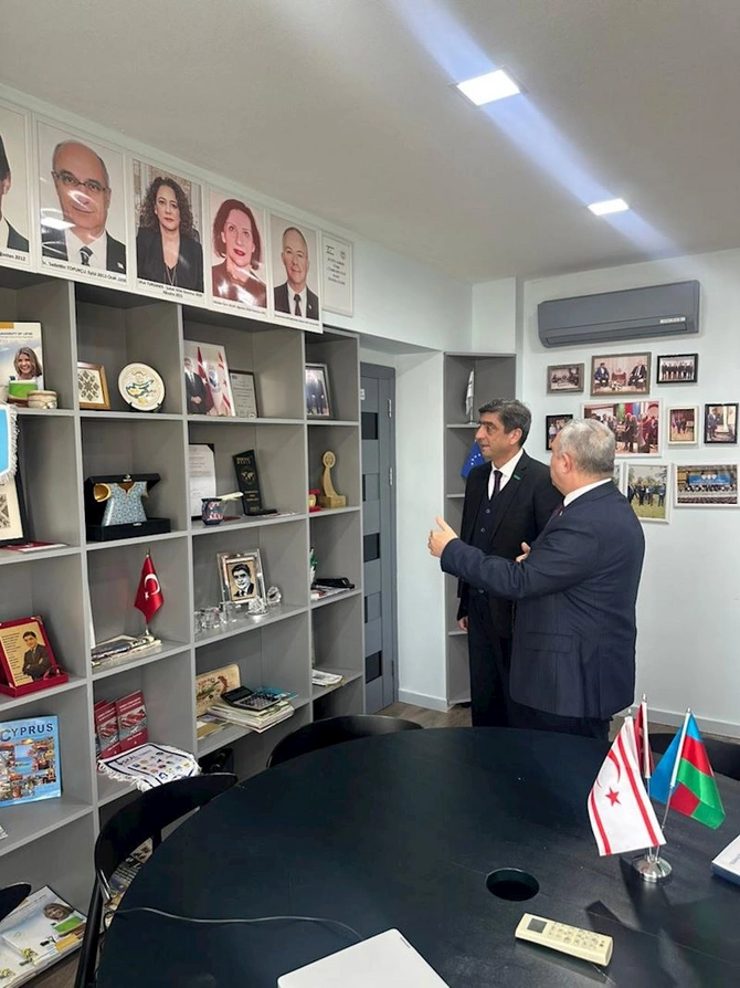 Deputat Kıbrıs Azərbaycan Evini ziyarət etdi — FOTOLAR