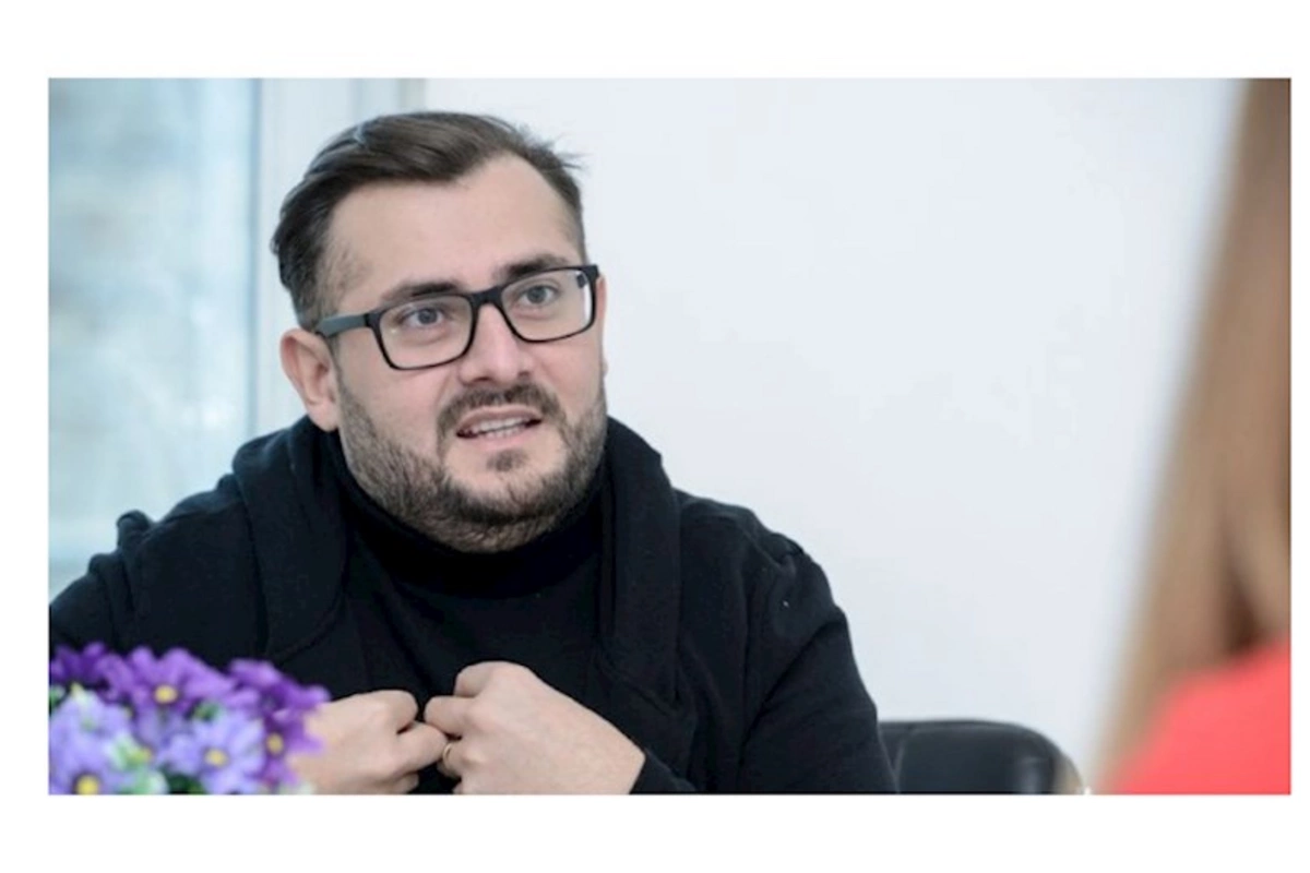 Murad Arif dostuna görə işdən qovulub?