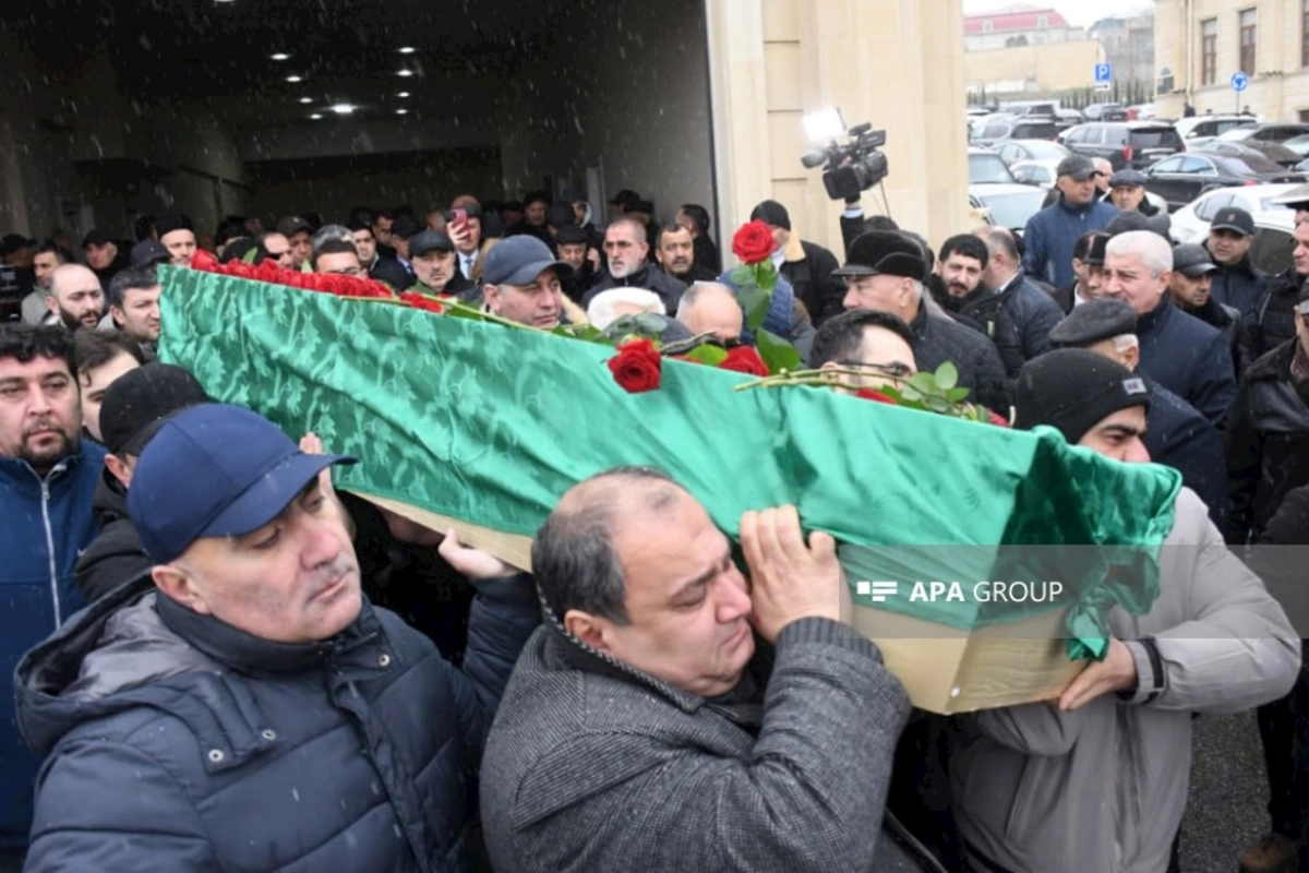 Fəzail Ağamalı dəfn edildi — FOTOLAR