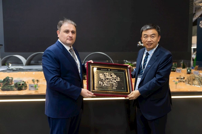 Vüqar Mustafayev “World Defence Show 2026” sərgisində bir sıra görüşlər keçirib — FOTOLAR