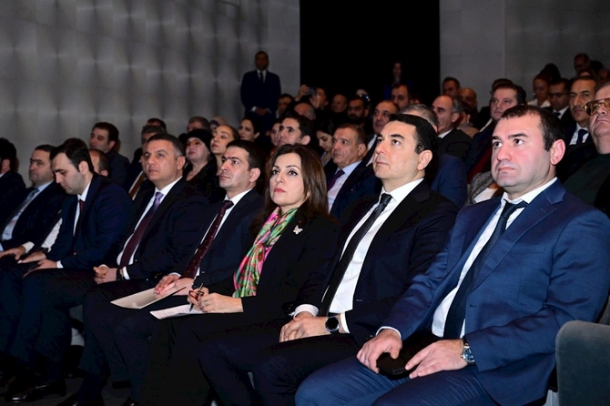 Mədəniyyət Nazirliyinin kollegiya iclası keçirilir — FOTOLAR Mədəniyyət Nazirliyinin kollegiya iclası keçirilir — FOTOLAR
