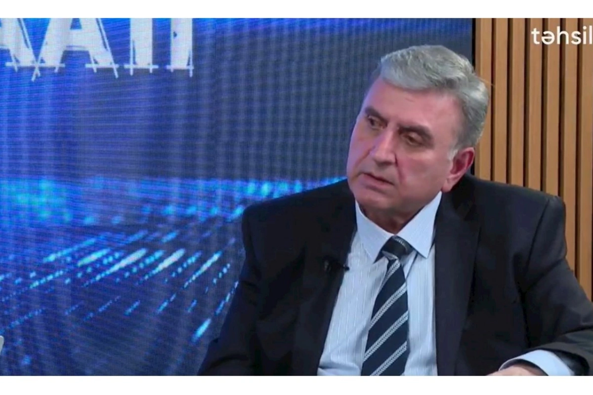 Dərsliklər müzakirəyə çıxarılıb: İctimaiyyət niyə susur? — Təhsil saatında mühüm müzakirə