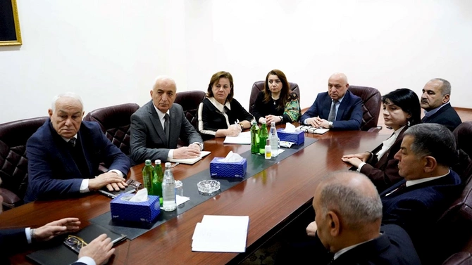 Salyan RİH yanında İctimai Şuranın yeni ildə ilk iclası keçirildi — FOTOLAR Salyan RİH yanında İctimai Şuranın yeni ildə ilk iclası keçirildi — FOTOLAR