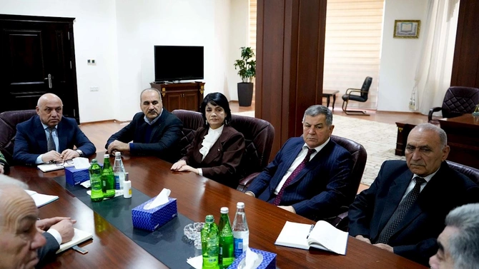 Salyan RİH yanında İctimai Şuranın yeni ildə ilk iclası keçirildi — FOTOLAR Salyan RİH yanında İctimai Şuranın yeni ildə ilk iclası keçirildi — FOTOLAR