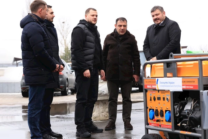 Azərbaycandan göndərilən yardım Ukraynaya təhvil verildi — FOTOLAR