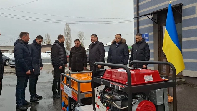 Azərbaycandan göndərilən yardım Ukraynaya təhvil verildi — FOTOLAR