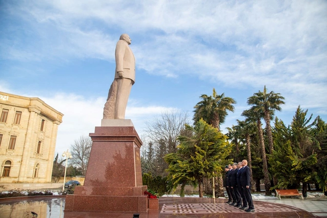 Dövlət Xidmətinin peşə bayramı Salyanda qeyd olundu — FOTOLAR Dövlət Xidmətinin peşə bayramı Salyanda qeyd olundu — FOTOLAR
