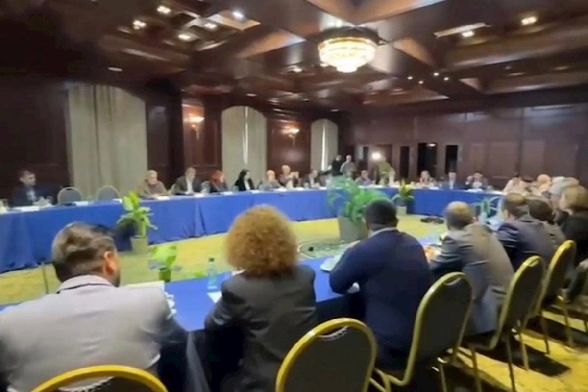 İrəvandakı görüşdən görüntülər