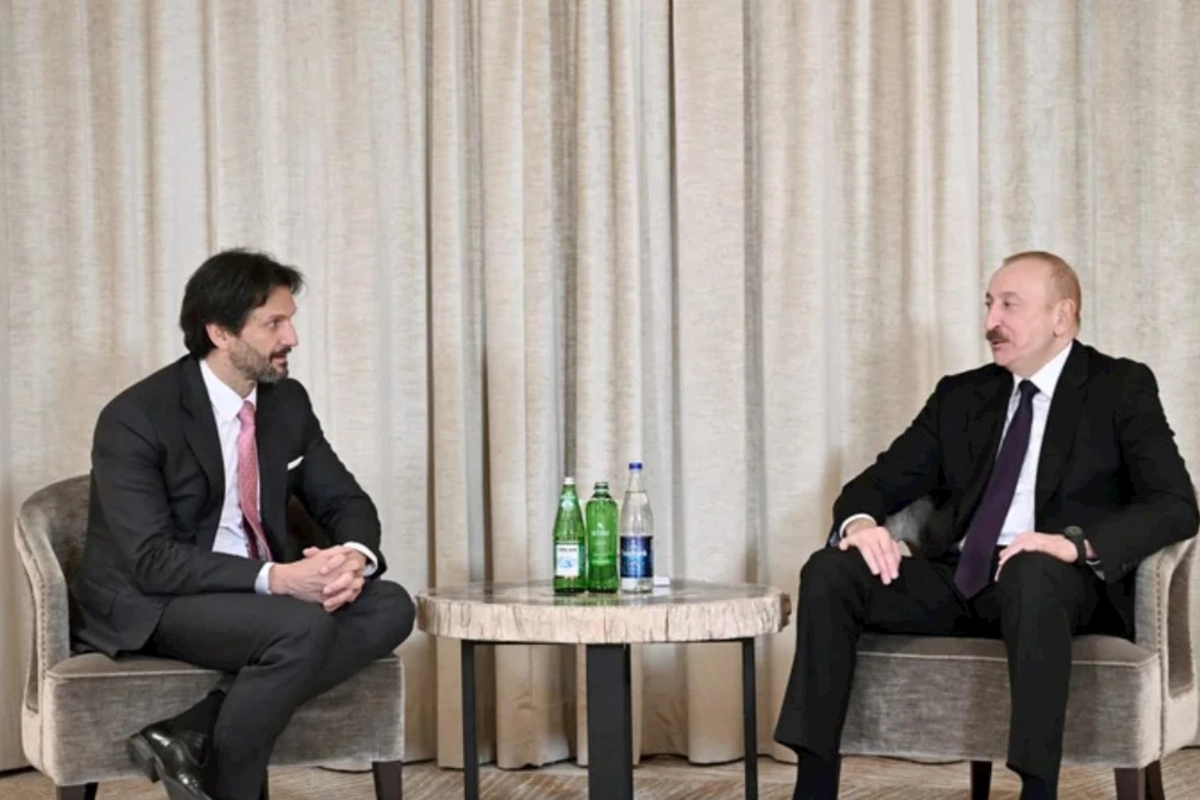 Prezident İlham Əliyev Münxendə Slovakiyanın müdafiə naziri ilə görüşüb — FOTO