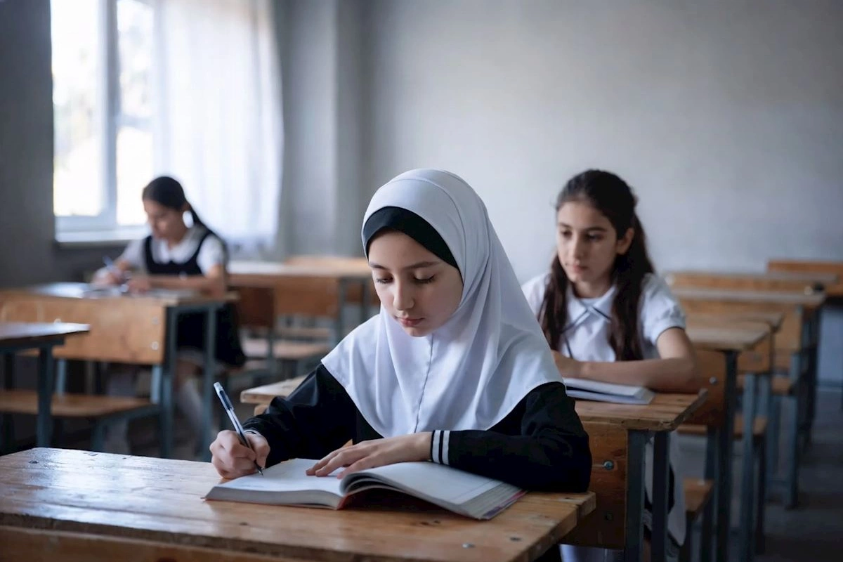 Məktəbin qaydalarına hər kəs əməl etməlidir — Deputat