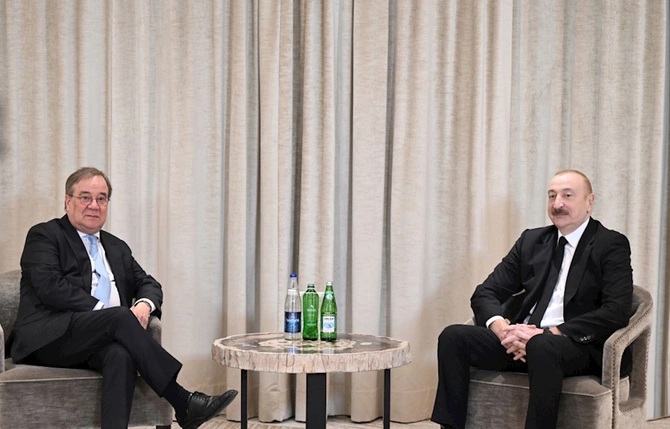 Prezident Bundestaqın xarici siyasət komitəsinin sədri ilə görüşdü — FOTOLAR Prezident Bundestaqın xarici siyasət komitəsinin sədri ilə görüşdü — FOTOLAR