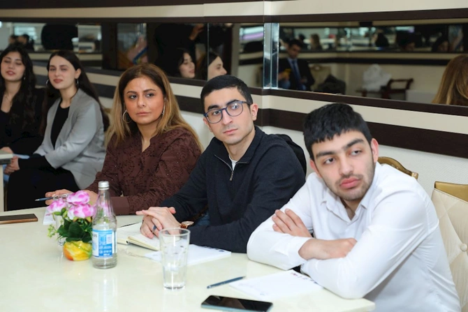 Teleradio Akademiyasında “Ekran-efirdə ədəbi tələffüz və publisistik üslub” mövzusunda təlim təşkil olunub — FOTOLAR