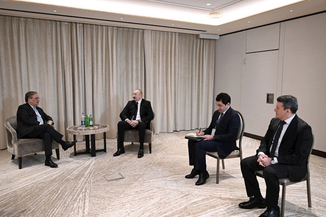 Prezident Bundestaqın xarici siyasət komitəsinin sədri ilə görüşdü — FOTOLAR Prezident Bundestaqın xarici siyasət komitəsinin sədri ilə görüşdü — FOTOLAR