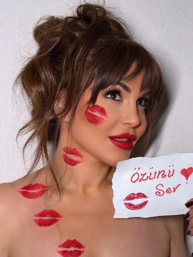 Xatunun bayram fotosessiyası