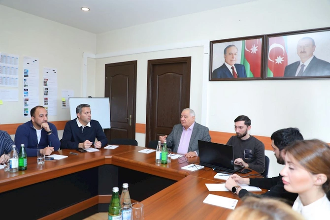 Teleradio Akademiyasında “Ekran-efirdə ədəbi tələffüz və publisistik üslub” mövzusunda təlim təşkil olunub — FOTOLAR