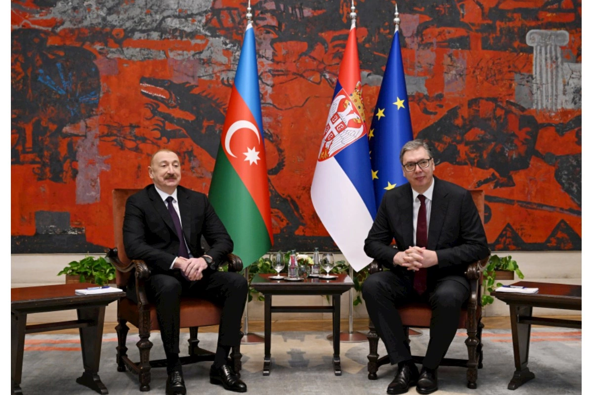İlham Əliyev və Aleksandar Vuçiç mətbuata bəyanatlarla çıxış edirlər