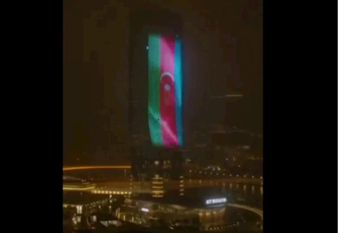Belqraddakı binalardan biri Azərbaycan və Serbiya bayraqlarının rəngləri ilə işıqlandırılıb — VİDEO