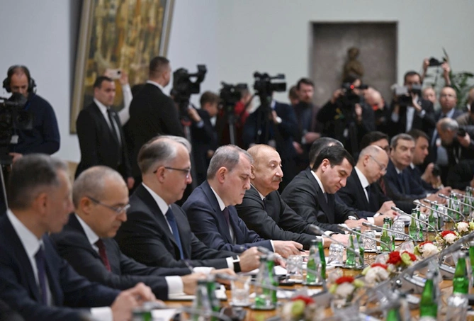 Azərbaycan və Serbiya arasında Strateji Tərəfdaşlıq Şurasının 1-ci iclası keçirilir — FOTOLAR Azərbaycan və Serbiya arasında Strateji Tərəfdaşlıq Şurasının 1-ci iclası keçirilir — FOTOLAR