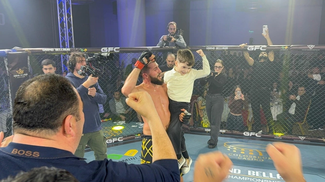 Alim Nəbiyev Batumidə beynəlxalq turnirdə MMA üzrə ardıcıl üçüncü qələbəsini qazandı — FOTOLAR