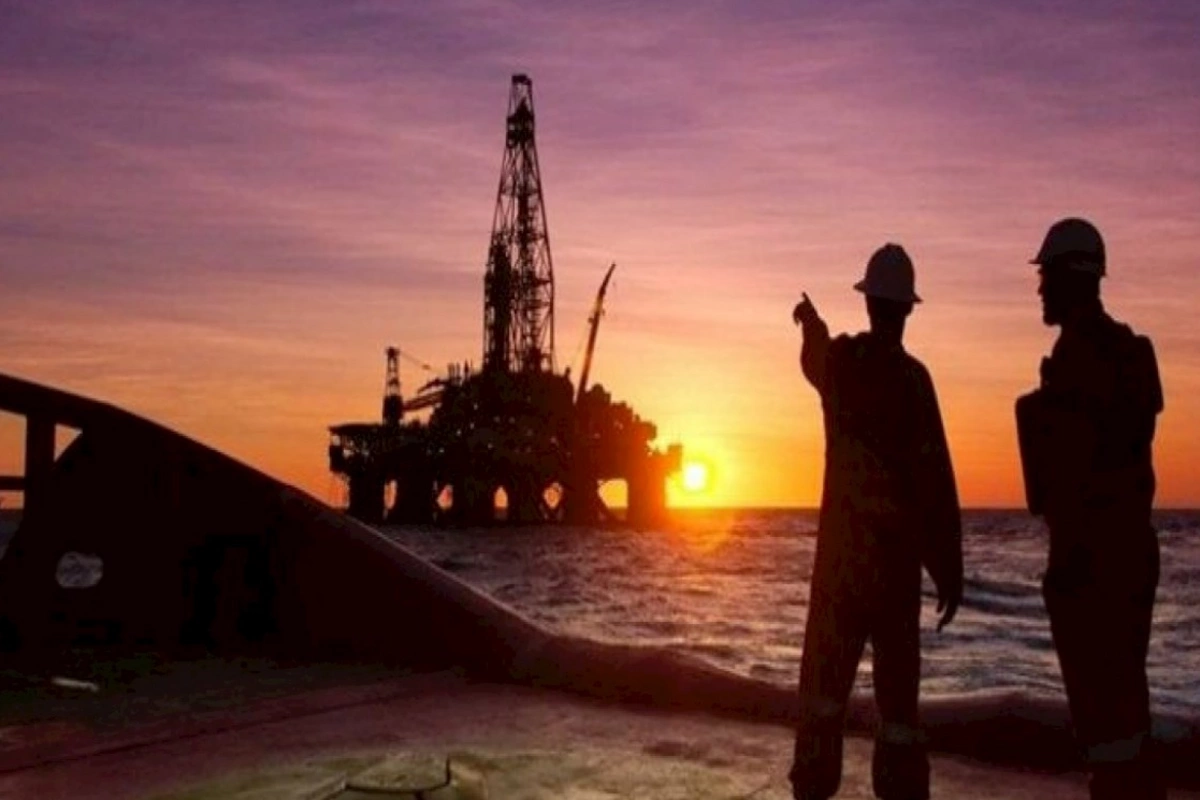 Neft bazarında geriləmə: Brent və WTI qiymətləri düşdü