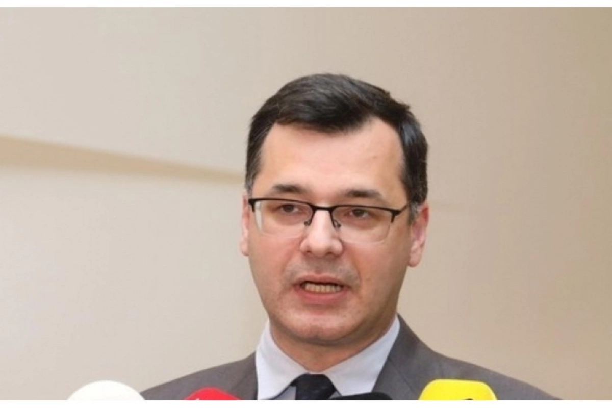 Nazirin müşaviri vəzifəsindən azad edildi