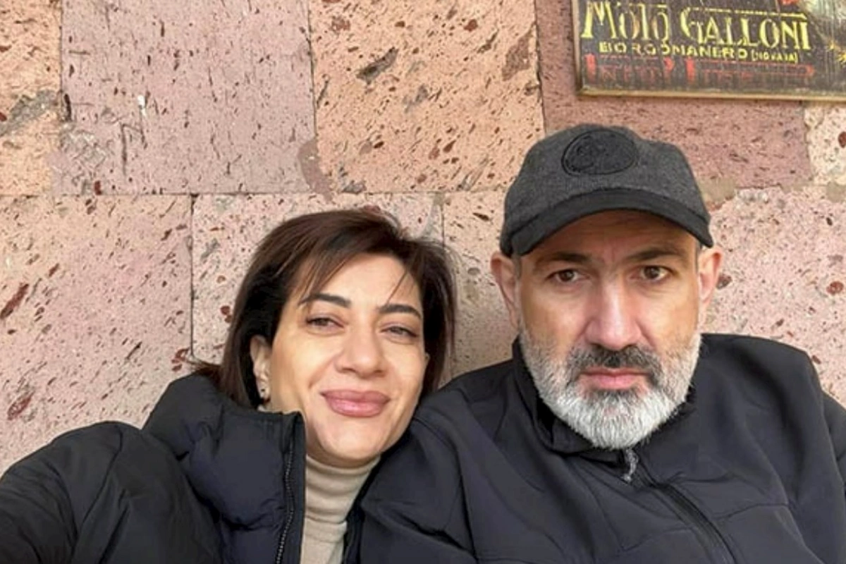 Paşinyanla Akopyan rəsmi nikaha girdi