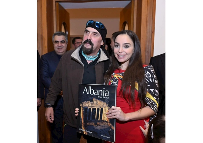 Leyla və Arzu Əliyevalar MAMA Ana təbiət beynəlxalq incəsənət sərgisində — FOTOLAR